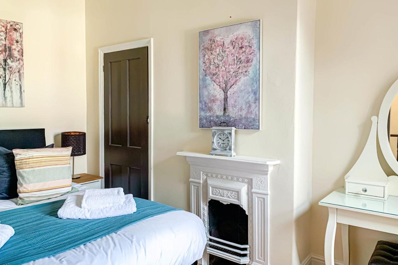 The Groves - Quaint Victorian Home - Free Parking York Extérieur photo