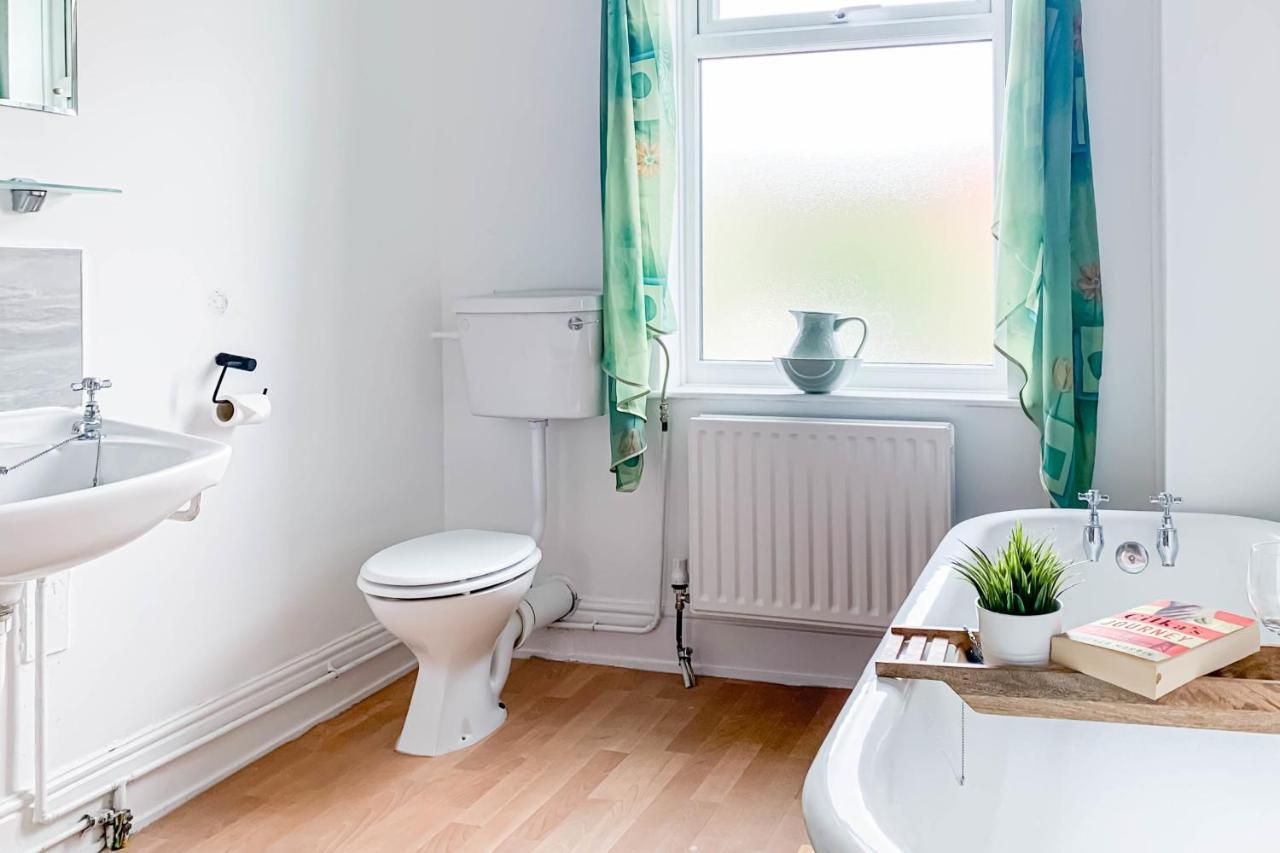 The Groves - Quaint Victorian Home - Free Parking York Extérieur photo